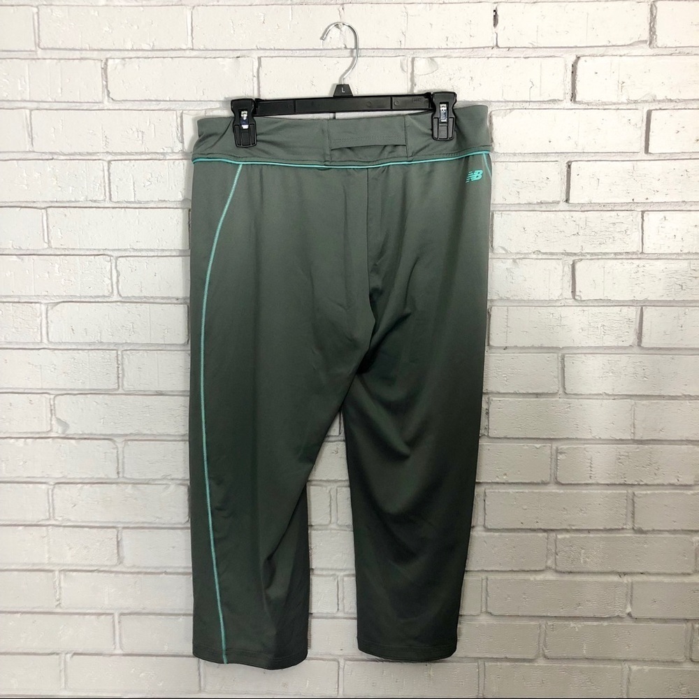 New Balance Women’s Gray‎ and Aqua Capri Pants - Picture 5 of 8